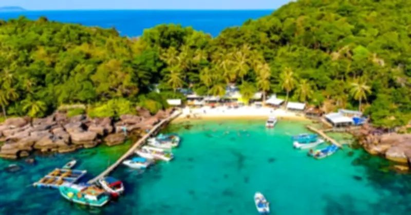 Phú Quốc Bùng Nổ Du Lịch Tết: Điểm Đến 'Tất Cả Trong Một' Thu Hút Hàng Triệu Du Khách