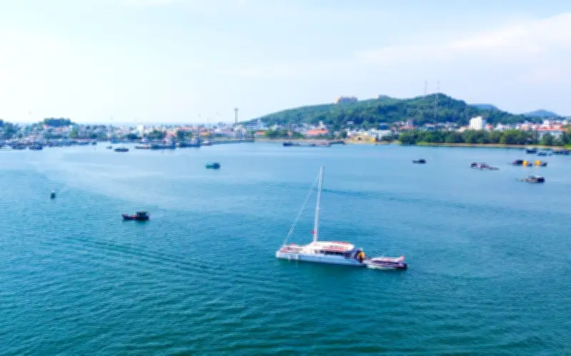 Phú Quốc cảnh báo tháo dỡ công trình vi phạm hành lang biển trước tháng 3/2026