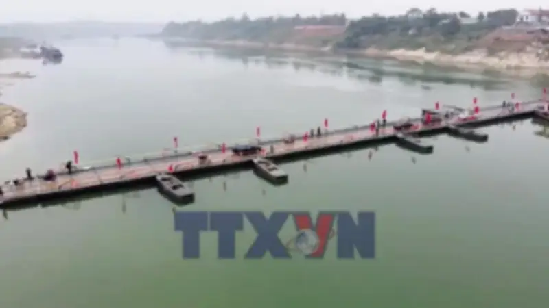 Phú Thọ công bố quy định phân luồng giao thông qua Cầu phao Đoan Hùng