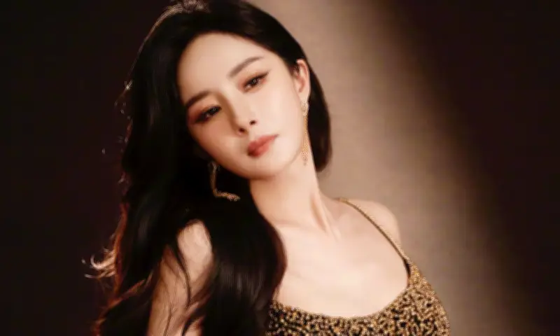 Phim Trương Nghệ Mưu Bị Chê Lỗi Thời, Lạm Dụng Hình Ảnh Phụ Nữ Dù Doanh Thu Cao