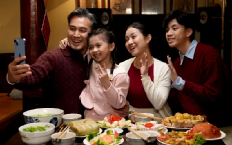 Phim Tết Viettel 'Vẹn Toàn Theo Cách Của Bạn' Gây Bão Mạng Với Hơn 45 Triệu Lượt Xem