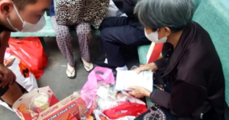 Phiên Chợ 0 Đồng Lan Tỏa Yêu Thương, Bệnh Nhân Được 'Sắm Tết' Ấm Áp