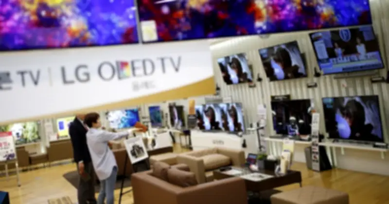 Phân Biệt TV OLED Cao Cấp Và Tầm Trung: Sự Khác Biệt Thực Sự Là Gì?