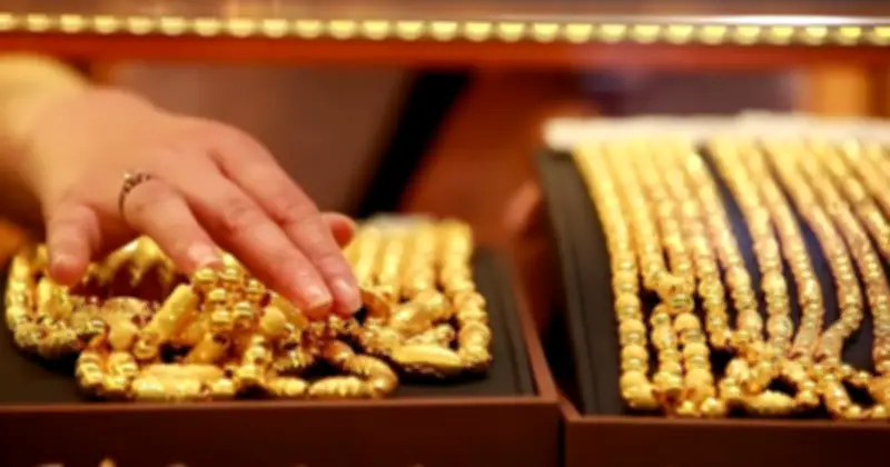 Phân Biệt Vàng Thật Giả Bằng Kiến Thức Hóa Học Lớp 9: An Toàn Hơn Cách Dân Gian