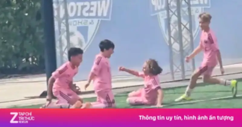 Phản ứng đáng yêu của Messi khi con trai ghi bàn trong trận đấu