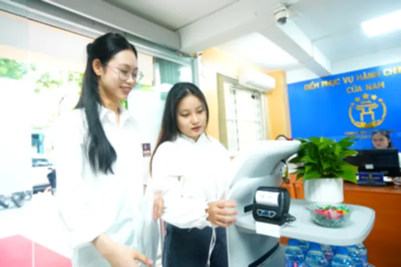 Phường Cửa Nam: Điểm sáng chuyển đổi số với robot AI và thu ngân sách vượt dự toán