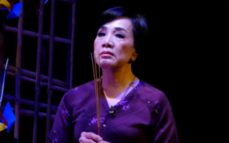 Phương Hồng Thủy trở lại sân khấu kịch sau 30 năm với vai chính trong '29 Anh Về'