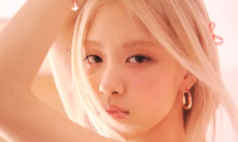 Phong Cách Đời Thường Của Rosé: Từ 'Cô Gái Xinh Nhất Thế Giới' Đến Gu Thời Trang Thanh Lịch