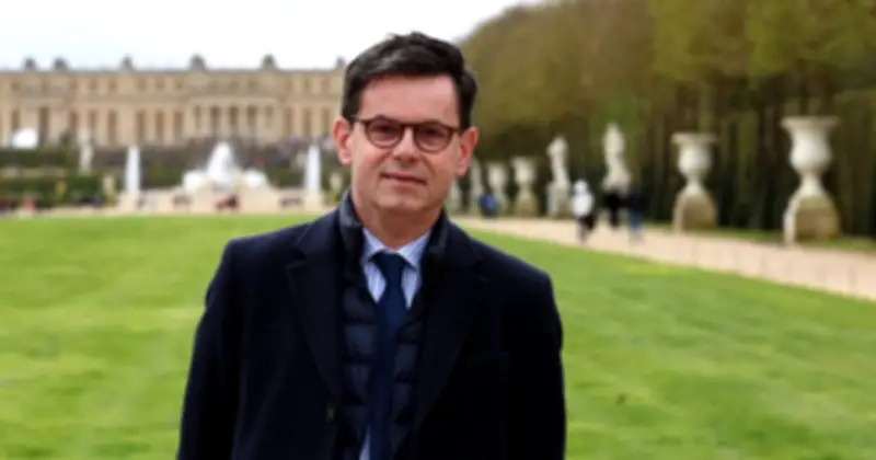 Pháp Bổ Nhiệm Tân Giám Đốc Louvre Sau Vụ Trộm Chấn Động