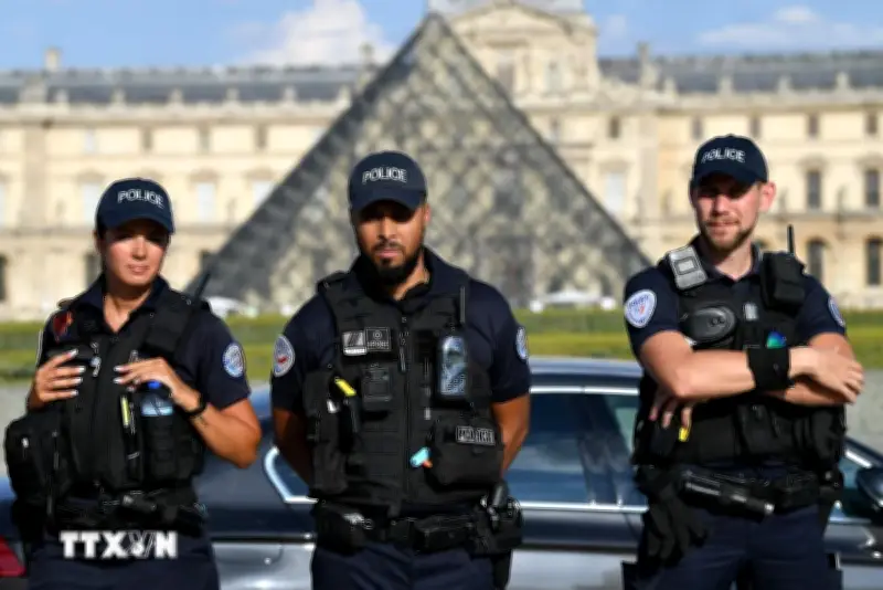 Pháp Cấp Phép Thử Nghiệm Camera AI Chống Trộm Tại Các Cửa Hàng