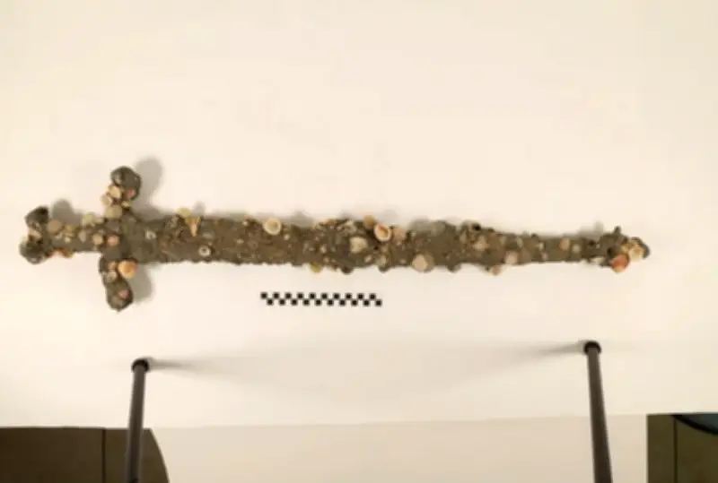 Phát Hiện Thanh Kiếm Thập Tự Chính Thế Kỷ 12 Dưới Đáy Biển Ngoài Khơi Miền Bắc Israel