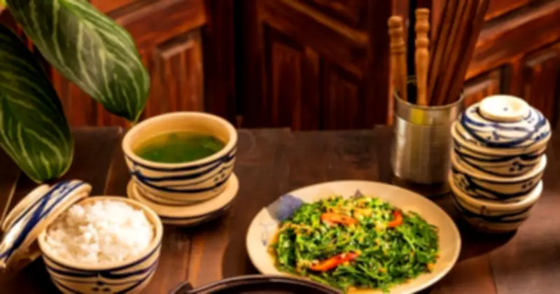 Dưa Món Ngày Tết: Món Ăn Giản Dị Giữ Lộc Và Cân Bằng Trong Văn Hóa Việt