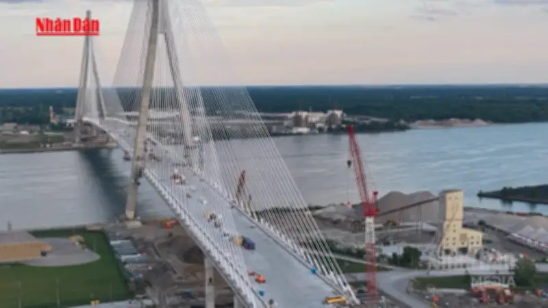 Tổng thống Trump cảnh báo chặn cầu nối Mỹ - Canada, gây lo ngại về an ninh