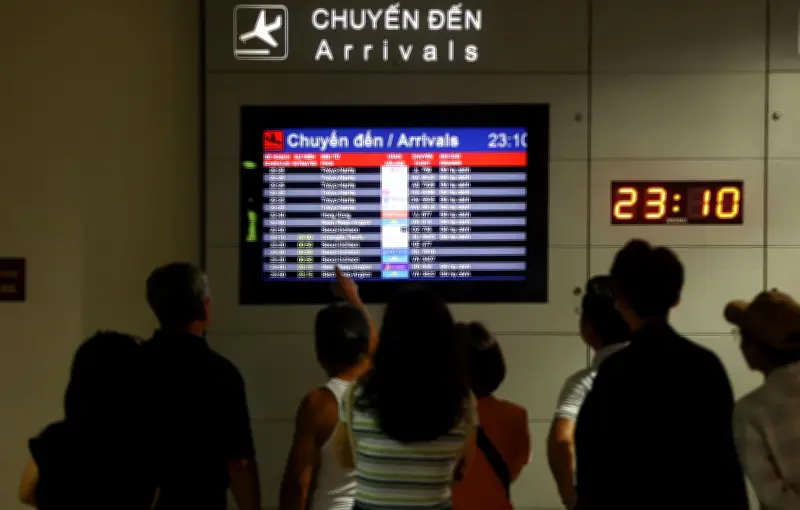 Đề xuất hoàn vé bay chậm, cảnh sát ngăn heo bệnh, lừa đảo vé xe Tết