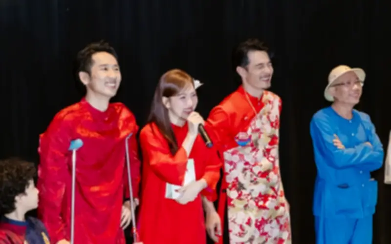 Quách Ngọc Ngoan Quên Tết, Tuần Trần Di Chuyển Bằng Năng Di Quảng Bá Phim