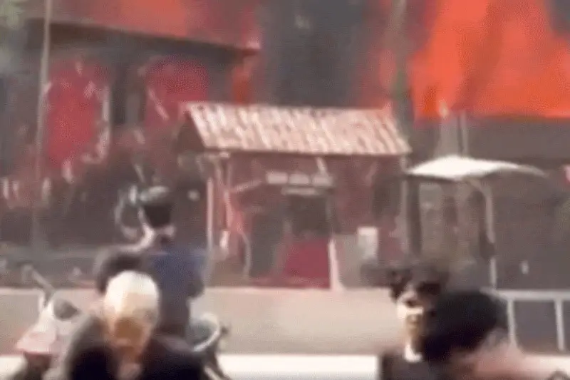 Quán cà phê TP.HCM bốc cháy dữ dội sáng mùng 6 Tết, tạm đóng cửa khắc phục