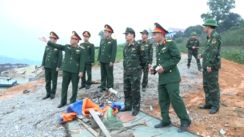 Quân khu 2 khảo sát lắp cầu phao khẩn cấp do cầu Sông Lô xuống cấp nghiêm trọng