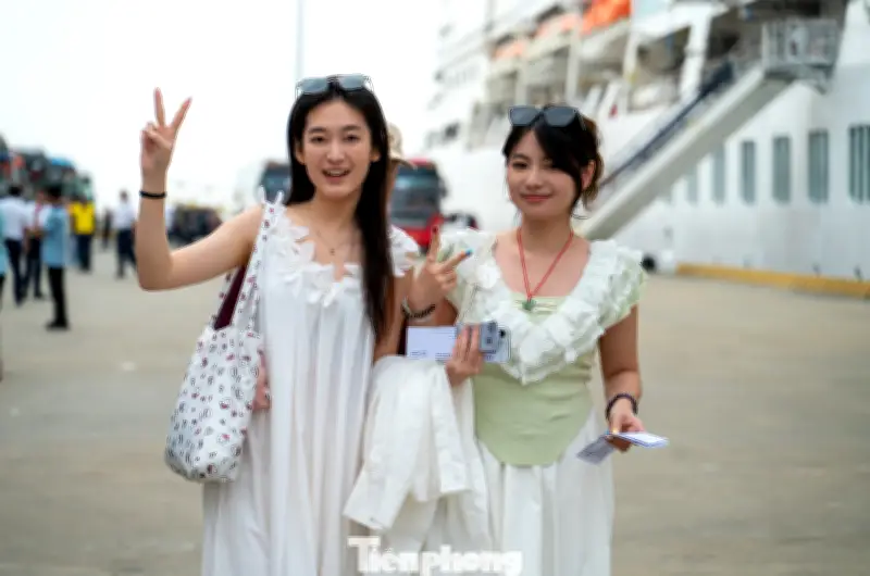 Quảng Ninh đón gần 2.400 du khách quốc tế ngày đầu năm mới 2026