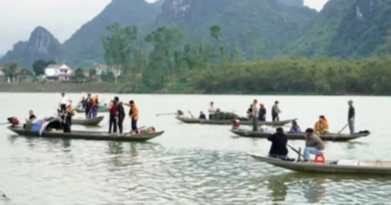 Quảng Trị: Khẩn trương tìm kiếm 2 nạn nhân mất tích sau vụ chìm thuyền trên sông Gianh