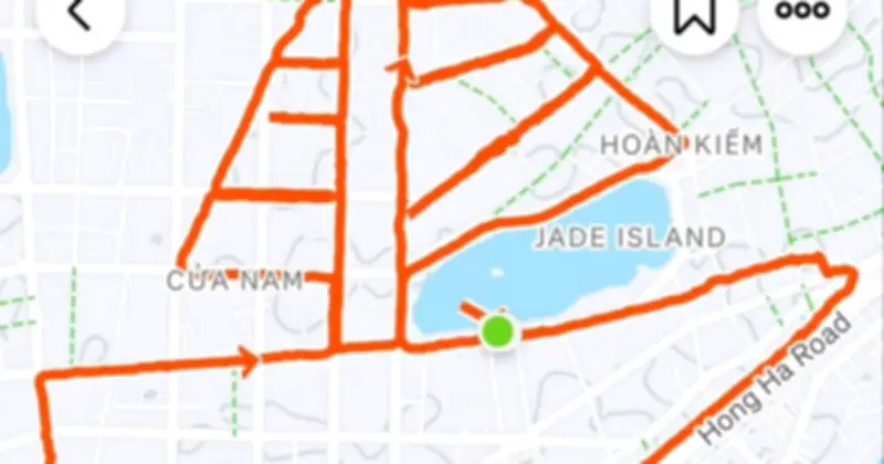 Rùa Runners Hà Nội chạy vẽ hình thuyền buồm chúc năm mới thuận buồm xuôi gió