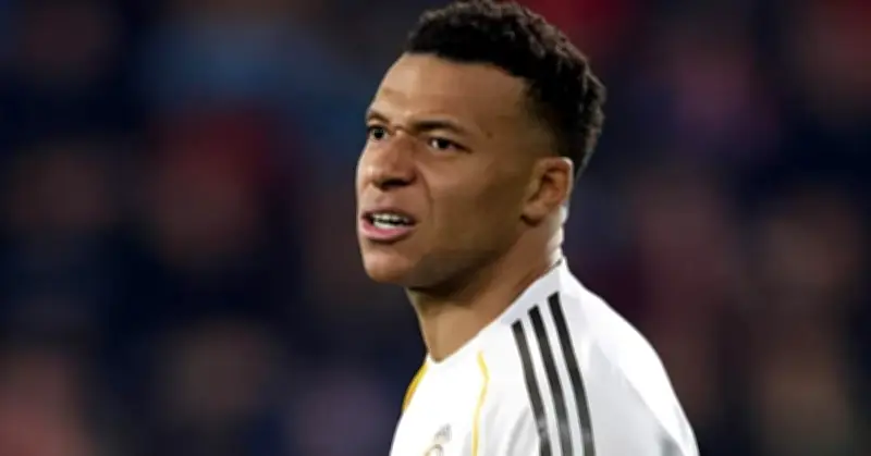Real Madrid choáng vàng Mbappe, lỡ hẹn đầu Benfica và còn hơn thế