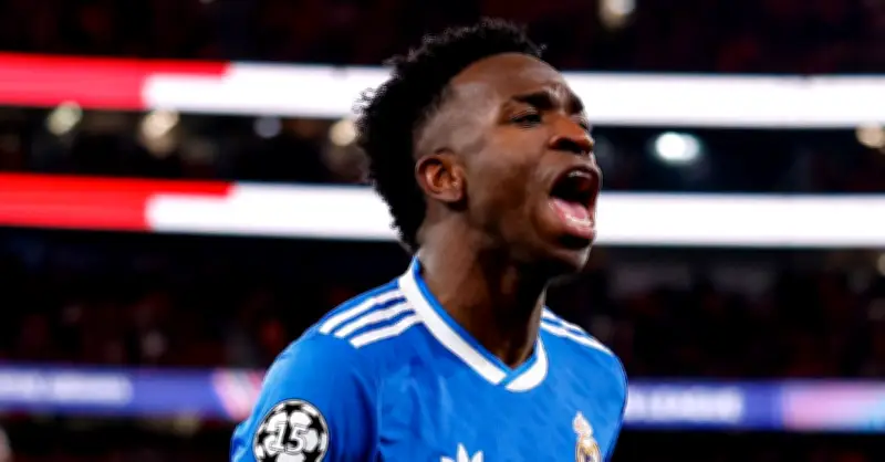 Real Madrid thắng sít sao Benfica nhờ siêu phẩm của Vinicius