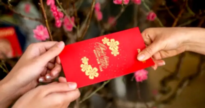 Sắc đỏ bao lì xì: Biểu tượng văn hóa đầy ý nghĩa trong ngày Tết Việt