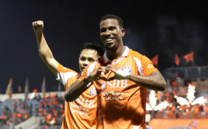 Ribamar tỏa sáng, Đà Nẵng thắng lớn trên sân Chi Lăng mới