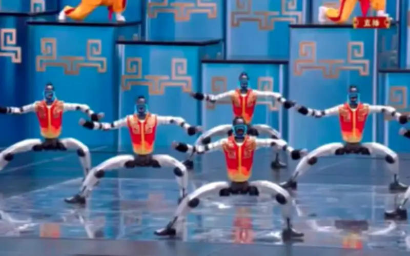 Robot hình người Unitree G1 trình diễn võ thuật đỉnh cao tại Gala Tết Nguyên Đán CCTV