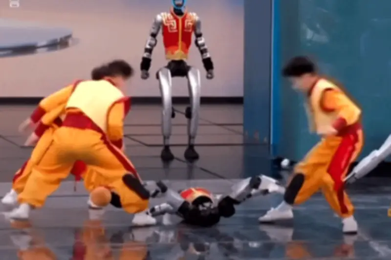 Robot Múa Võ Trung Quốc Gây Sốt: Bước Tiến Công Nghệ Hay Chiêu Trò Tuyên Truyền?