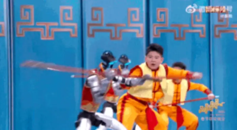 Robot từ thử nghiệm đến biểu diễn chuyên nghiệp tại Xuân Vãn: Bước tiến công nghệ ấn tượng