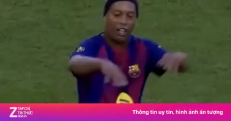 Ronaldinho Gây Hấn Với Marcelo Trong Trận Đấu Giao Hữu
