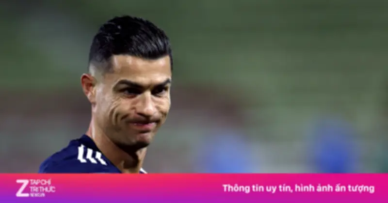 Ronaldo Bất Mãn Khi Bị Thay Ra Sớm Trong Trận Thắng Đậm Của Al Nassr