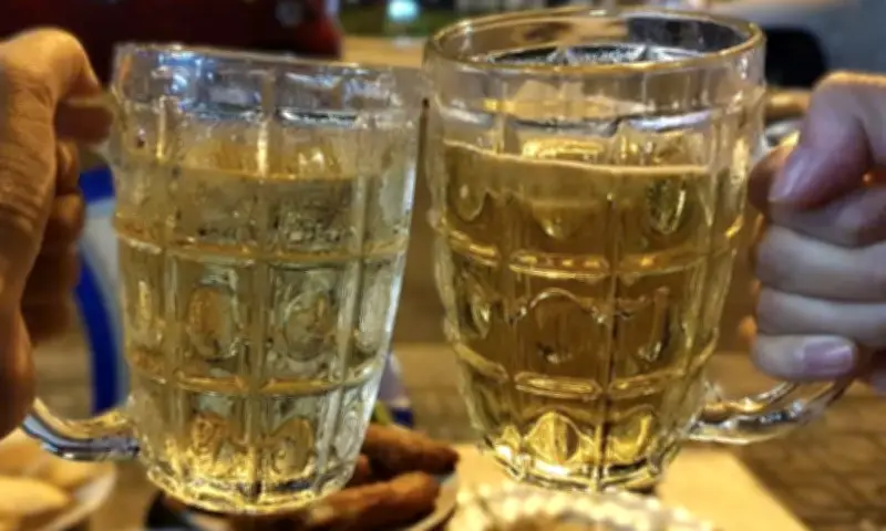 Rượu bia: 'Kẻ phá bĩnh' phòng the khiến quý ông mất phong độ