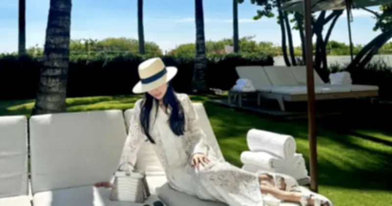 Ruby Nguyễn Gây Chú Ý Với Túi Hermès Kelly Da Đà Điểu Trong Chuyến Du Lịch Nhật Bản