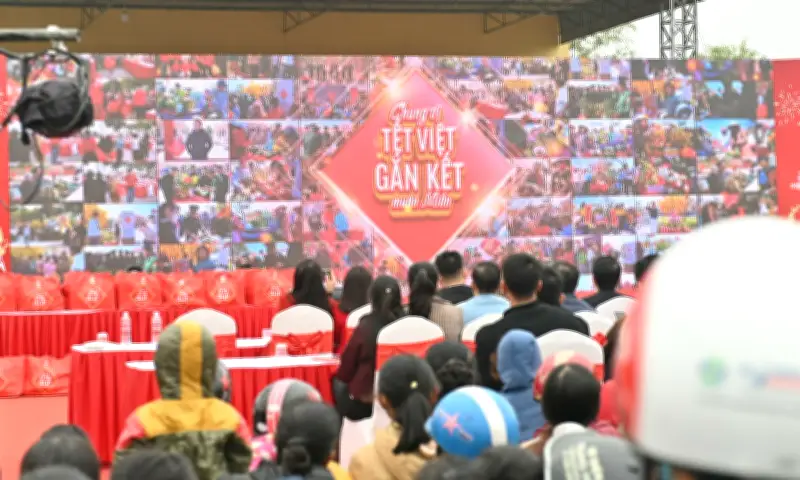 Sabeco lan tỏa không khí Tết sớm khắp ba miền qua chiến dịch 'Chung vị Tết Việt'