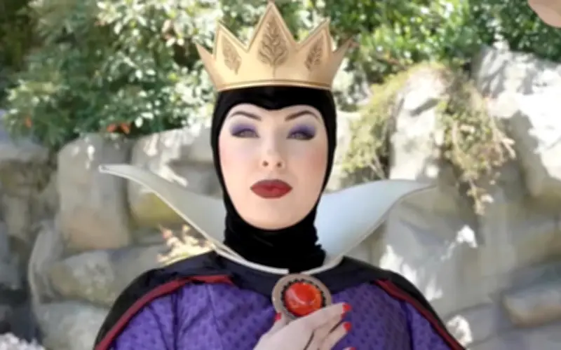 Diễn viên Sabrina Von B. tiết lộ lý do bất ngờ bị Disneyland sa thải sau 8 năm