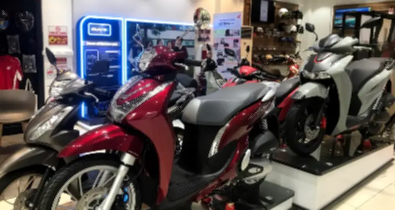Sau Tết, giá xe máy Honda SH vẫn chênh cao, Yamaha giảm nhẹ