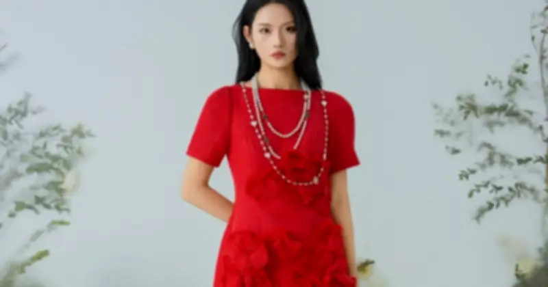 Sắc Đỏ Tết: Từ Thanh Lịch Đến Đời Thường, Mỗi Thiết Kế Là Lời Chúc Hanh Thông