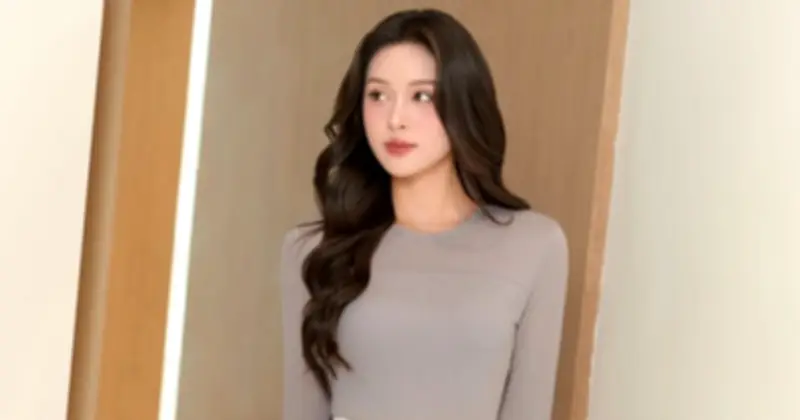 Sắc Xám Khói: Gam Màu 'Đắt Giá' Biến Hóa Linh Hoạt Trong Tủ Đồ Thời Trang