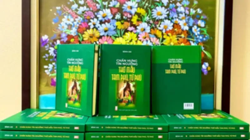 Sách 'Chấn hưng tín ngưỡng thờ Mẫu Tam phủ, Tứ phủ': Đối thoại về gìn giữ di sản UNESCO