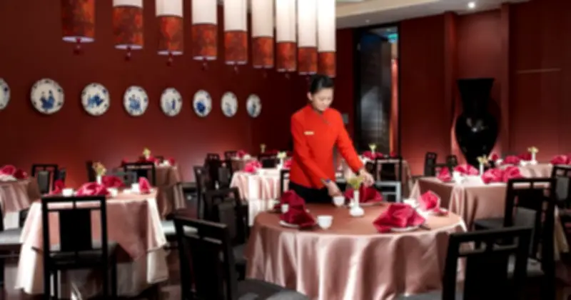 Trách bạn gái giữa nhà hàng, tôi hối hận khi quản lý tiết lộ sự thật bất ngờ