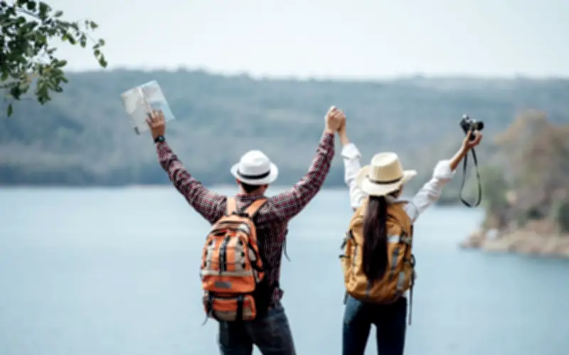 Cuộc Sống Bán Nhà Đi Du Lịch: Sự Thật Trần Trụi Sau Những Bức Ảnh Triệu Like