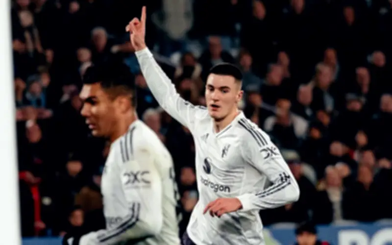 Sesko Cứu Nguy, Man United Hòa West Ham 1-1 Trong Trận Cầu Kịch Tính