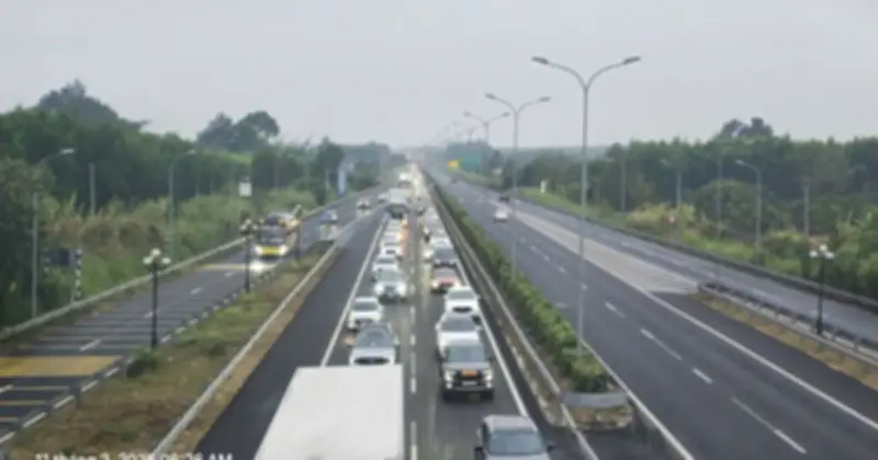 Kẹt xe nghiêm trọng trên cao tốc TP.HCM - Long Thành - Dầu Giây sáng 11.2