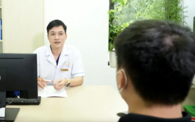 Nam giới mắc bệnh lây qua đường tình dục gia tăng và trẻ hóa đáng báo động