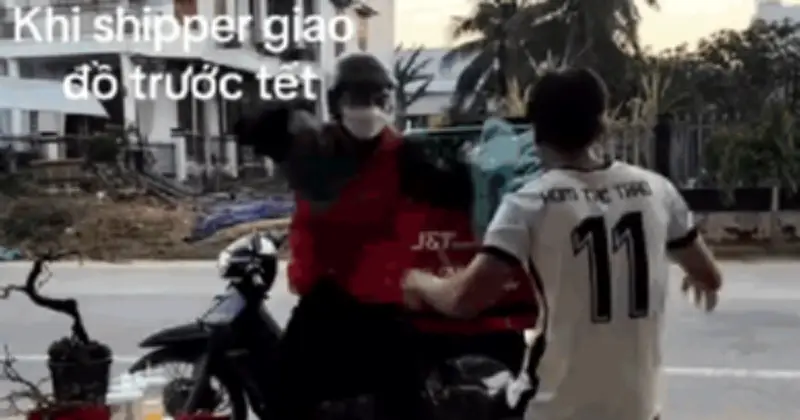 Shipper trở thành 'vua' trong mắt người dân những ngày cận Tết