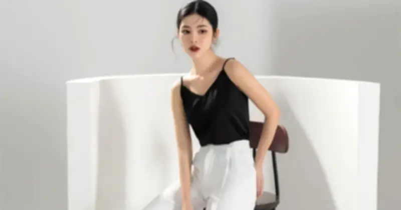 Áo Hai Dây Lụa: Món Đồ 'Nhỏ Mà Có Võ' Cho Tủ Đồ Nàng Thời Thượng