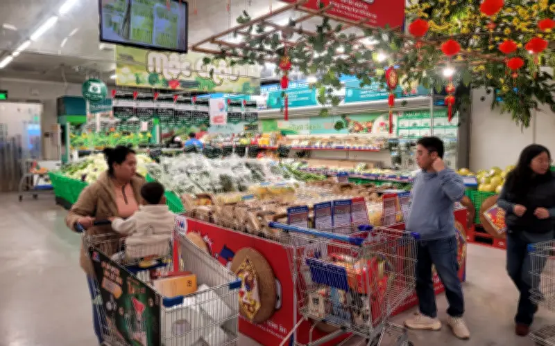 Siêu thị lớn mở cửa xuyên Tết Nguyên đán, phục vụ nhu cầu mua sắm của người dân