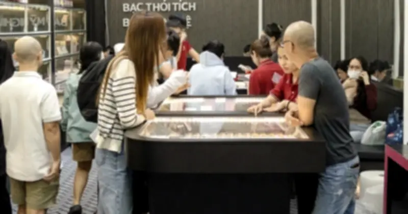 Giá vàng SJC tăng nhẹ, thị trường bạc 'chợ đen' trầm lắng trước Tết